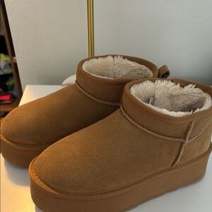 Brand NEW!!! Cozy Brown Ankle Booties